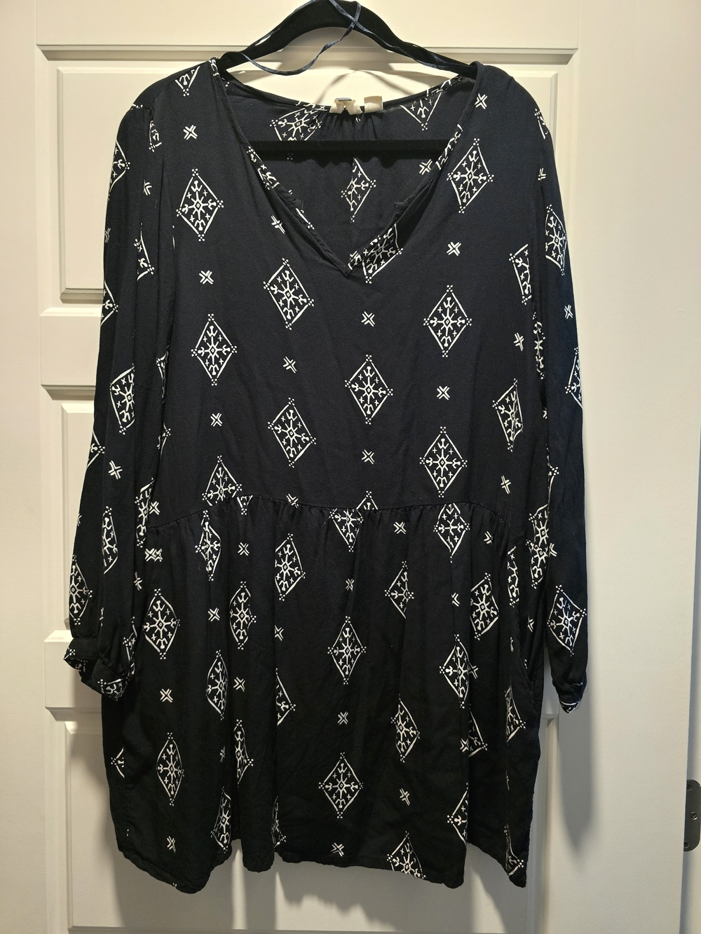 Roxy Sun Empire Long Sleeve Boho Tunic Dress Black White Diamond Size Medium